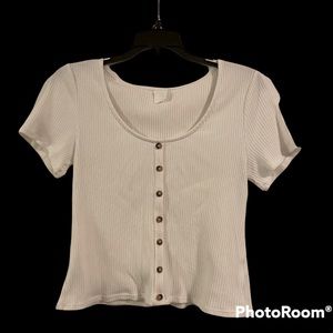 2/$6 🛍 H&M Ribbed Cap Sleeve Crop Top with Button Detail